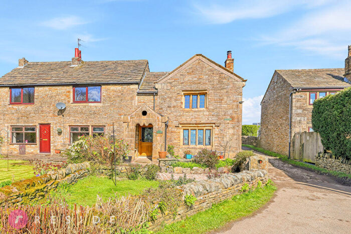 3 Bedroom Cottage For Sale In Fern Hill Lane, Lanehead, Rochdale, OL12