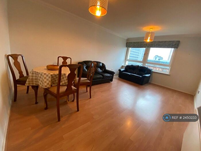 2 Bedroom Flat To Rent In Taylor Place, Glasgow, G4