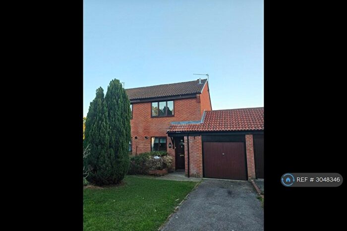 2 Bedroom Semi Detached House To Rent In Cannock Way, Reading, RG6
