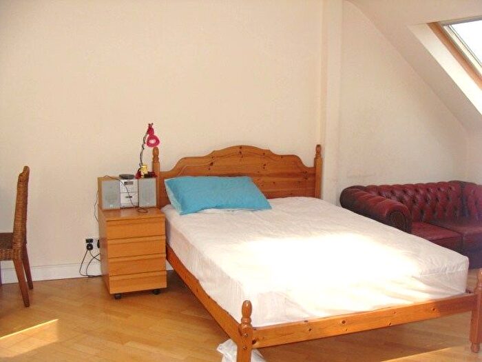 Studio To Rent In Gunnersbury Gardens, London, W3