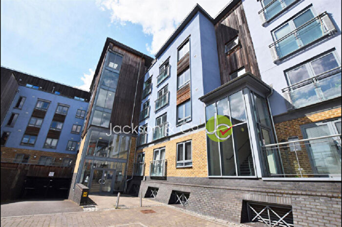 1 Bedroom Apartment To Rent In Quayside Drive, Colchester, CO2
