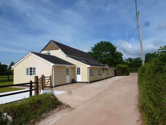 4 Bedroom Detached House To Rent In Broadclyst, Exeter, EX5