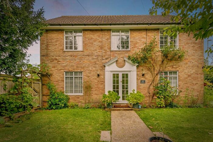 5 Bedroom Link Detached House For Sale In Border Chase, Copthorne, Crawley, RH10