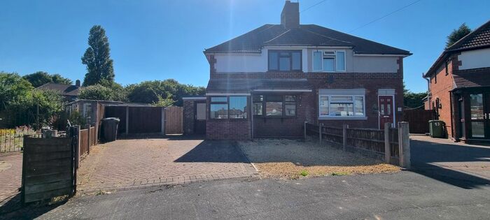 2 Bedroom Property To Rent In Poplar Avenue, Brownhills, Walsall, WS8