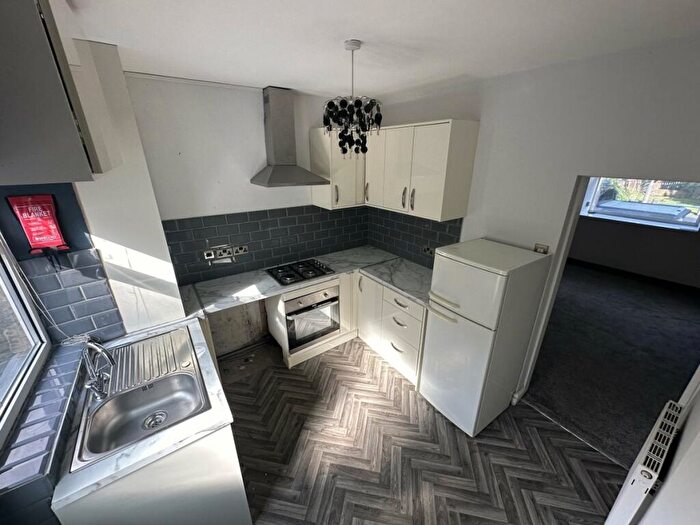 3 Bedroom House To Rent In Pontefract Road, Hoyle Mill, S71