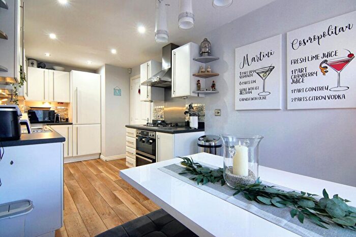 4 Bedroom Detached House For Sale In Lyons Drive, Coventry, CV5