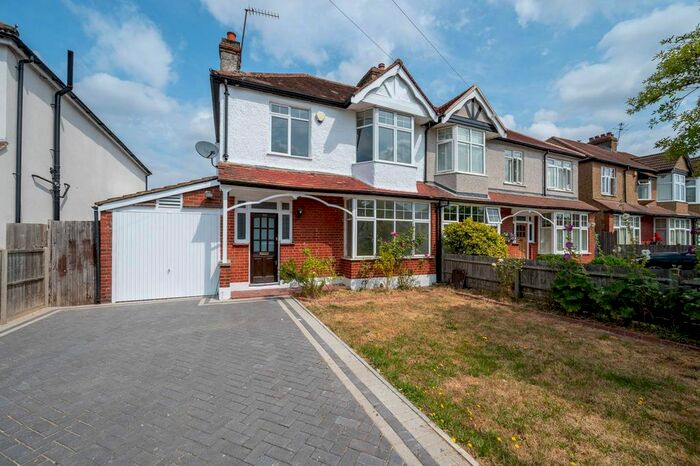 3 Bedroom Semi-Detached House To Rent In Thetford Road, New Malden, New Malden, KT3