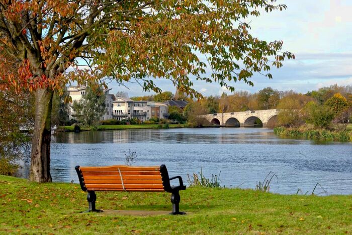 2 Bedroom Apartment To Rent In Chertsey, Surrey, KT16