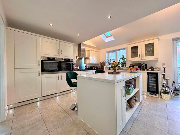 5 Bedroom Detached House For Sale In King Street, Faringdon, SN7