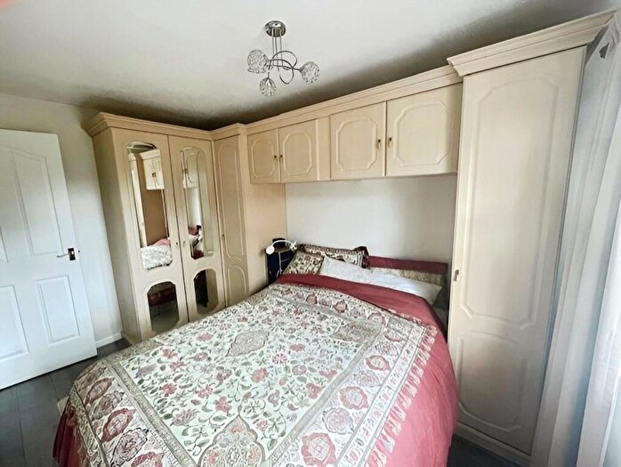 2 Bedroom Bungalow For Sale In Sheldrake Close, Thorpe Hesley, Rotherham, South Yorkshire, S61