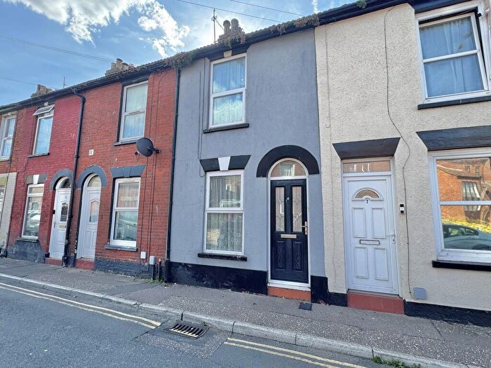 2 Bedroom Terraced House For Sale In Manby Road, Great Yarmouth, NR30