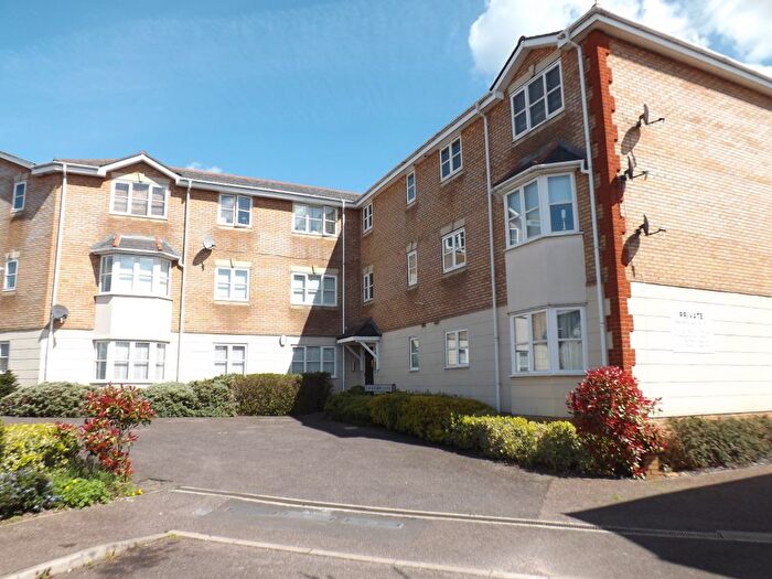 1 Bedroom Flat To Rent In Burrows Chase, Waltham Abbey, EN9