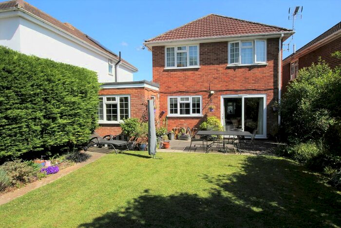 4 Bedroom Detached House To Rent In Cumberland Avenue, Basingstoke, Hampshire, RG22