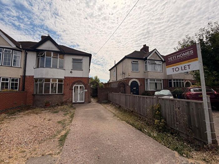 4 Bedroom Semi-Detached House To Rent In Weyhill Road, Andover, Hampshire, SP10