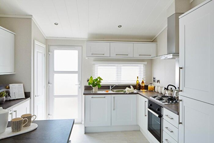 2 Bedroom Detached Bungalow For Sale In St Regis Park Bassetsbury Lane, High Wycombe, Buckinghamshire, HP11