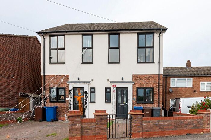 4 Bedroom Semi-Detached House To Rent In Sandhurst Road, Tilbury, RM18