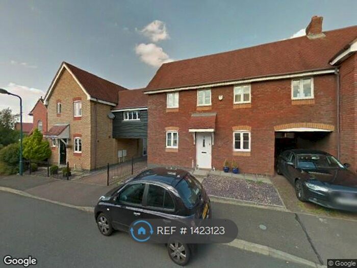 3 Bedroom Semi-Detached House To Rent In Stoneleigh Court, Westcroft, Milton Keynes, MK4