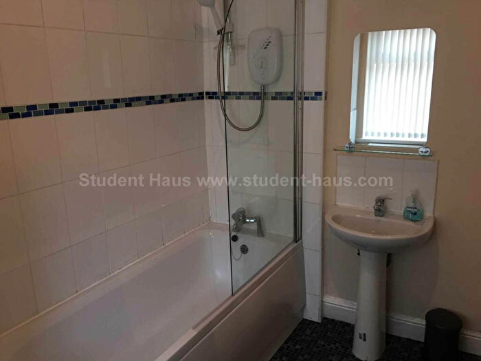 3 Bedroom House To Rent In Saxby Street, Salford, M6