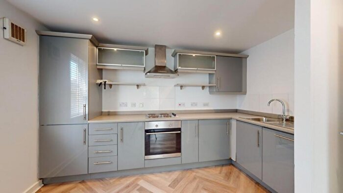 2 Bedroom Property To Rent In Flat, Kirkstall Lane, St Ann's Place, LS5