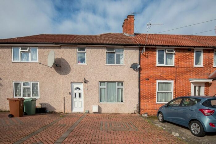 3 Bedroom Terraced House To Rent In Carshalton, SM5