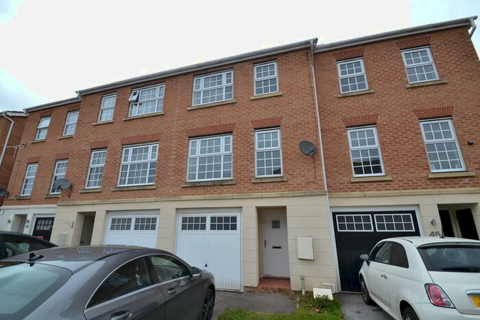 3 Bedroom Semi-Detached House To Rent In Sargeson Road, Armthorpe, Doncaster, DN3