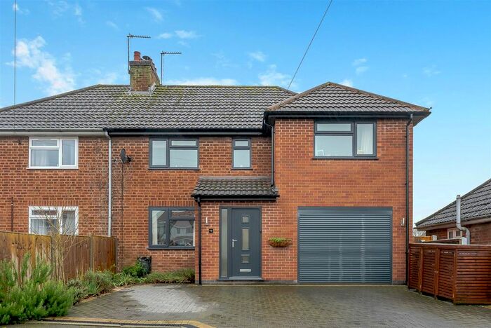 4 Bedroom Semi-Detached House For Sale In Manns Close, Ryton On Dunsmore, Coventry, CV8
