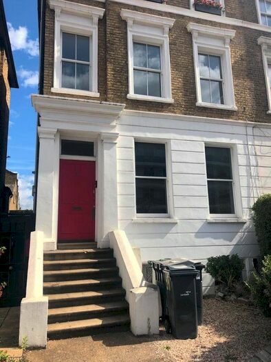 2 Bedroom Flat To Rent In Stockwell Road, Stockwell, London, SW9
