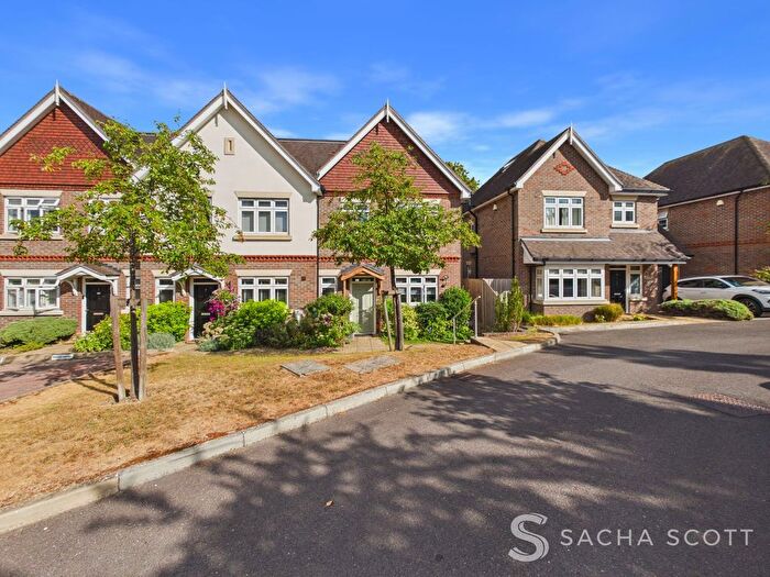 3 Bedroom End Of Terrace House For Sale In Mimosa Close, Epsom, KT17