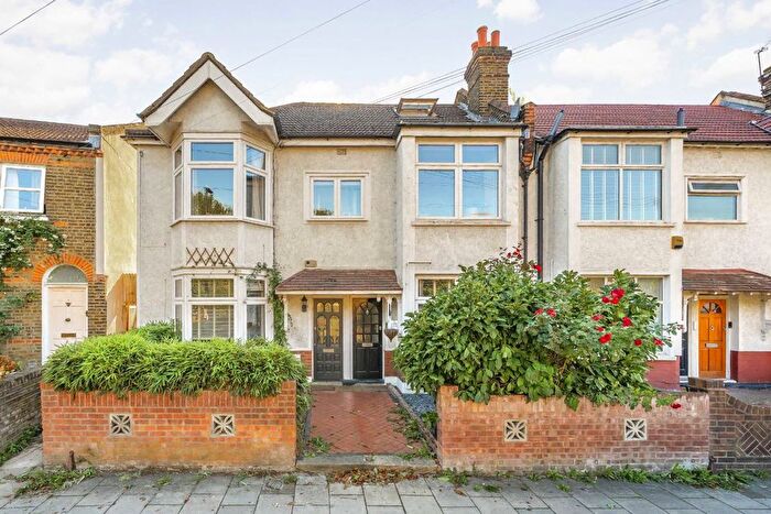 2 Bedroom Flat For Sale In Ellison Road, Streatham, SW16