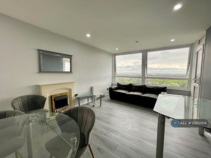 3 Bedroom Flat To Rent In Warwick Crest, Birmingham, B15