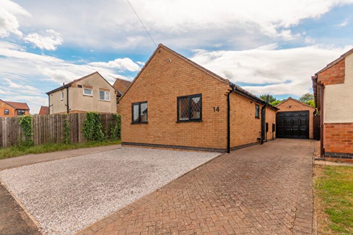 2 Bedroom Detached Bungalow For Sale In Woodbank, Burbage, LE10