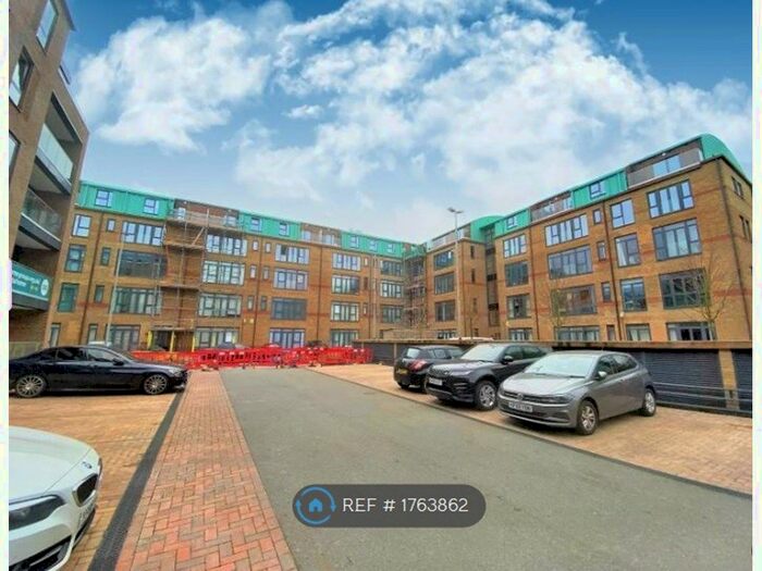 1 Bedroom Flat To Rent In Jessop Court, Uxbridge, UB8