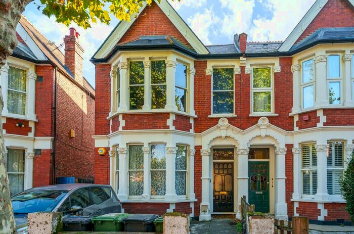 2 Bedroom Flat To Rent In Inchmery Road, London, SE6