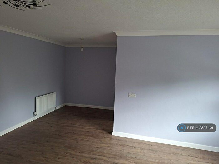 2 Bedroom Flat To Rent In Beech Gardens, Worthing, BN14