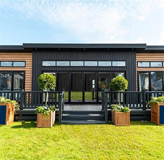 2 Bedroom Detached Bungalow For Sale In Willow Road, Great Horwood, Milton Keynes, MK17