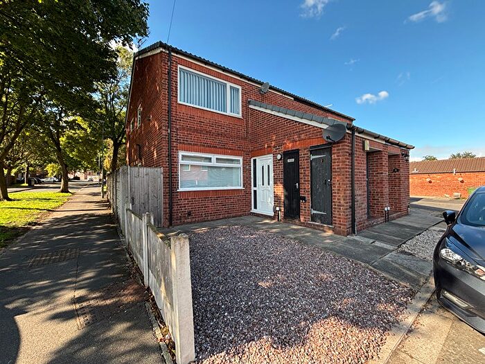 1 Bedroom Flat To Rent In Headley Close, St. Helens, WA10