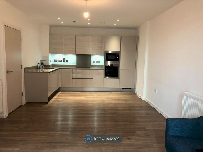 2 Bedroom Flat To Rent In Lariat Court, London, E3