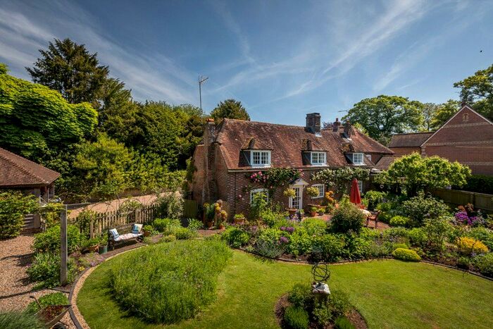 4 Bedroom Semi-Detached House For Sale In Wood Lane, Bramdean, Alresford, Hampshire, SO24