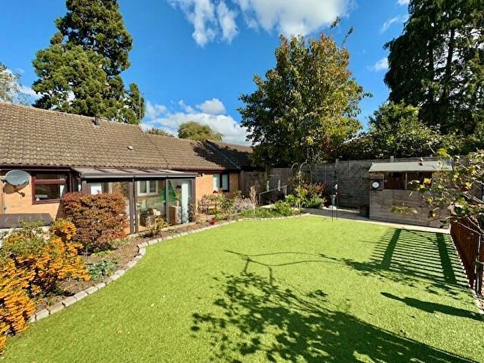 2 Bedroom Bungalow For Sale In Rectory Walk, Barton Seagrave, Kettering, NN15