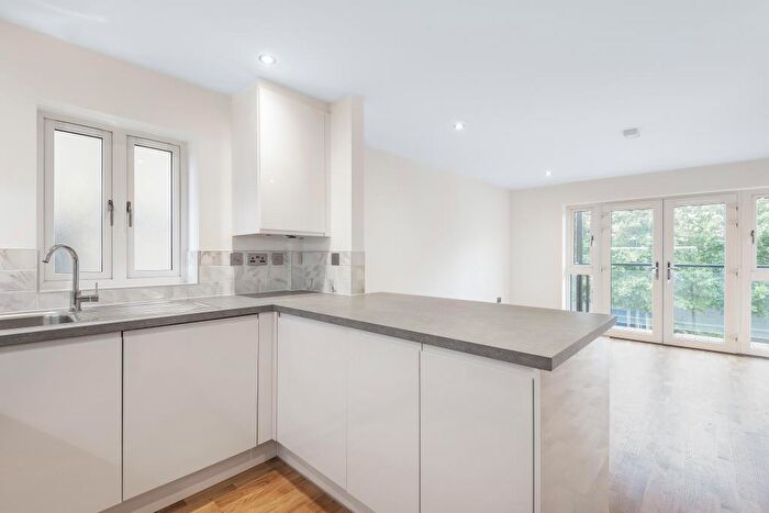2 Bedroom Flat To Rent In Ainger Close, Aylesbury, HP19