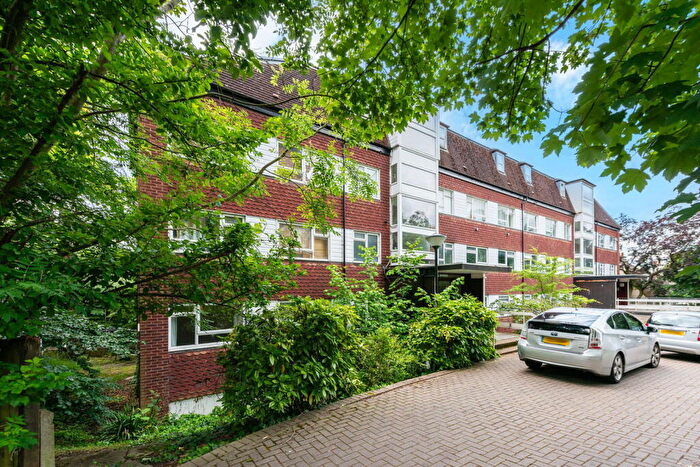 2 Bedroom Flat To Rent In Beckenham Lane, Bromley, BR2