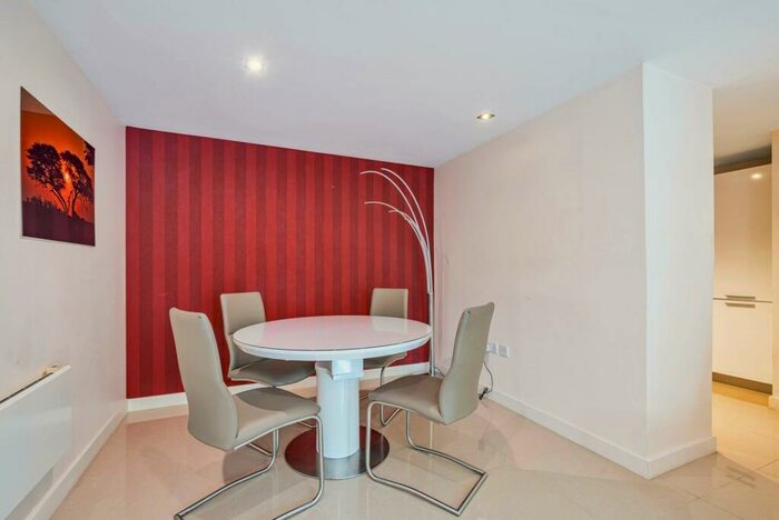 3 Bedroom Flat To Rent In Agate Close, Park Royal, London, NW10
