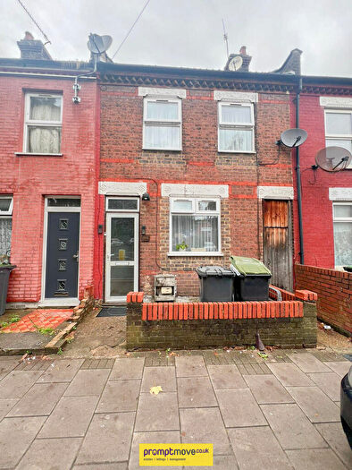 3 Bedroom Terraced House To Rent In Ash Road Luton, LU4