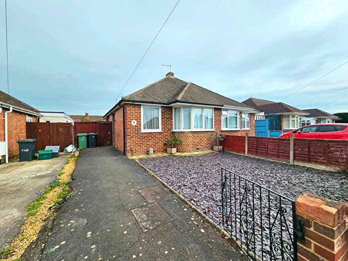 2 Bedroom Semi Detached Bungalow For Sale In Hillview Drive, Hucclecote, GL3