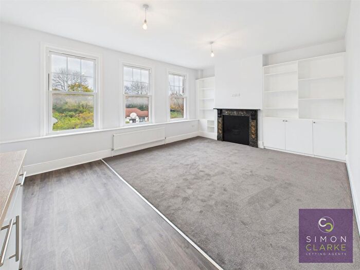 3 Bedroom Flat To Rent In Priory Road, Crouch End, N8