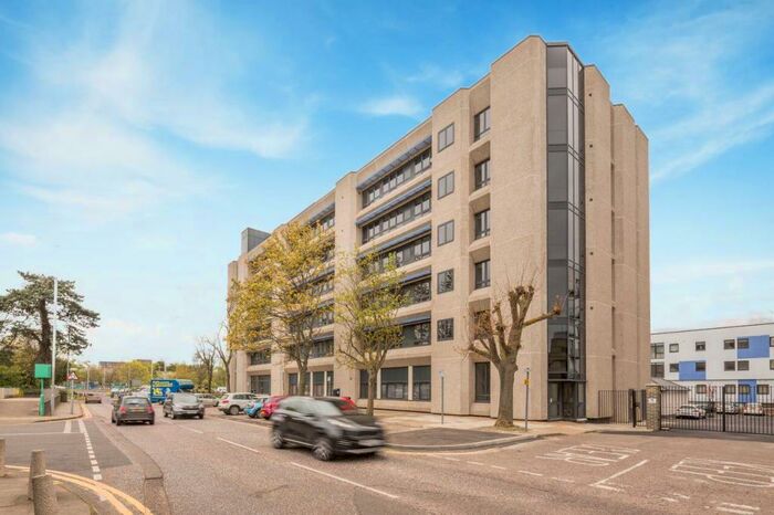 2 Bedroom Flat To Rent In Skyline House, Stevenage, SG1