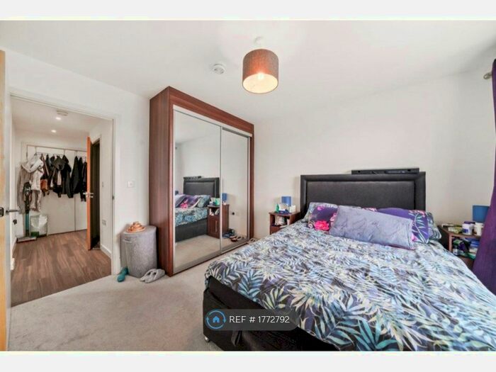 1 Bedroom Flat To Rent In Grosvenor Court, London, SE6