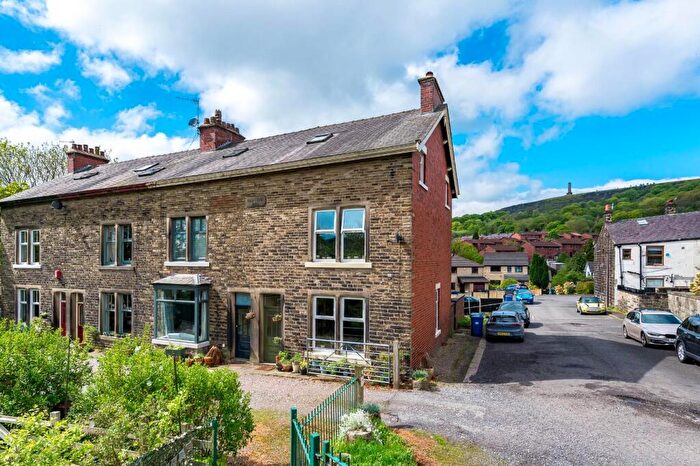 4 Bedroom End Of Terrace House For Sale In Albert Street, Ramsbottom, Bury, BL0