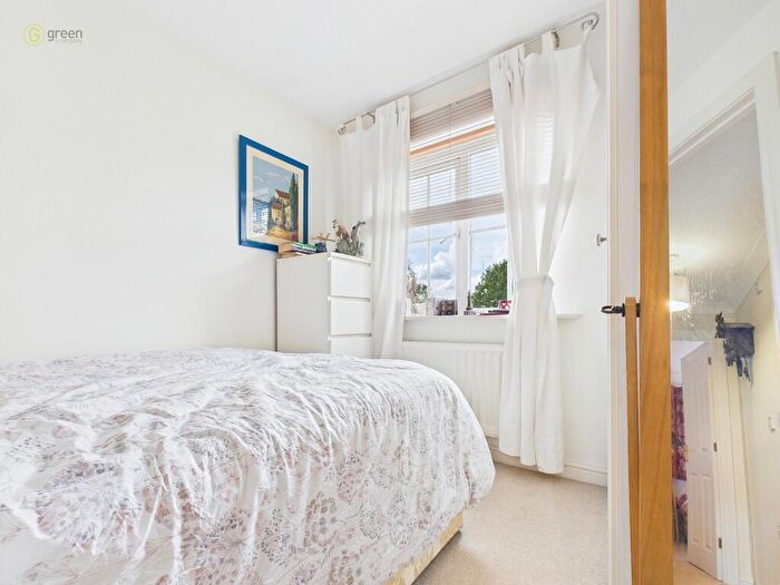 3 Bedroom Terraced House For Sale In Sowers Court, Four Oaks, B75