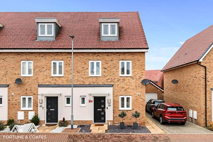 3 Bedroom End Of Terrace House For Sale In Huntley Road, Harlow, CM20